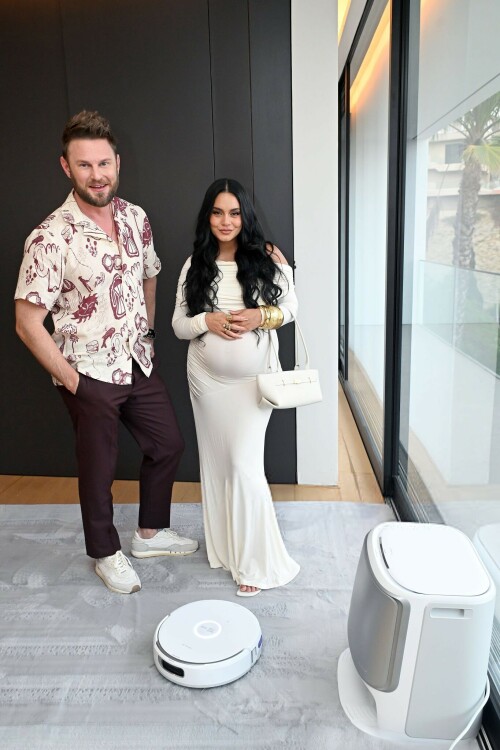 VanessaHudgens_August212025_-76a2b63f2075015d78.jpeg