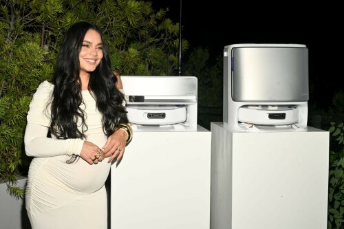 VanessaHudgens_August212025_-8688e25b51a5e849a8.jpeg