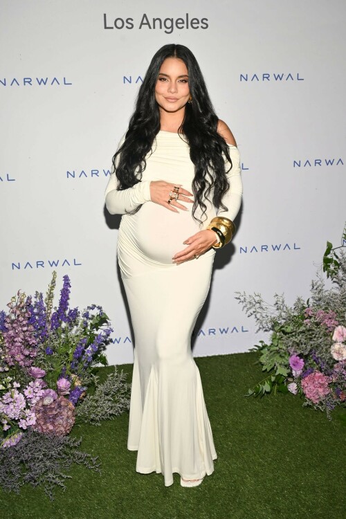 VanessaHudgens_August212025_-93d1b659663c9099bc.jpeg