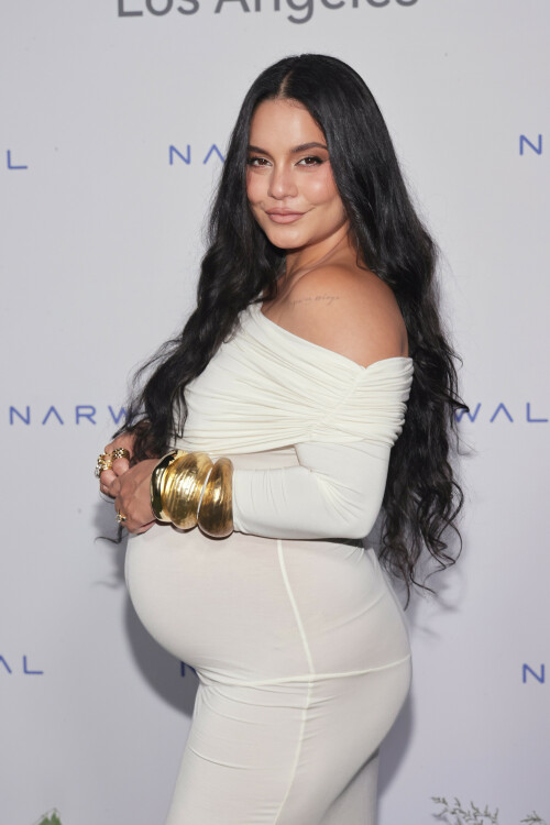 VanessaHudgens_August212025_-992ad1ca9d8e870519