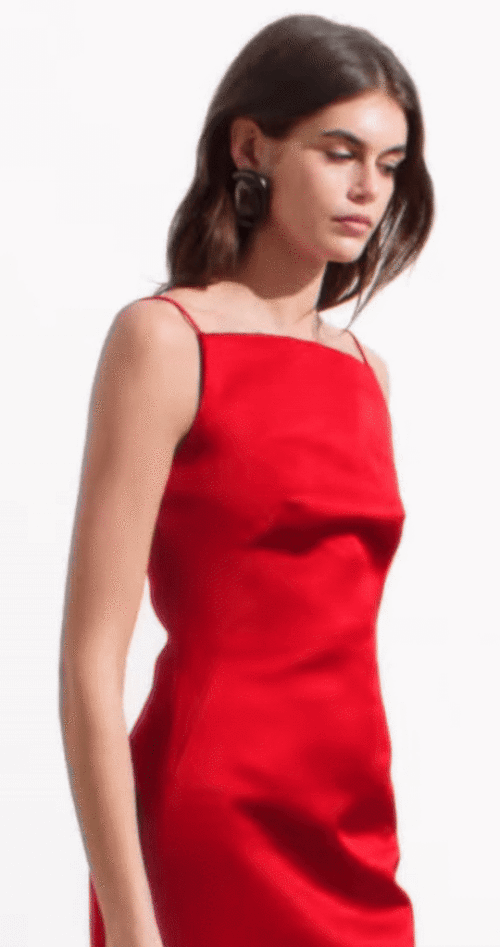 KaiaGerber_2025_Givenchy_HQpicsSpace_14_1b6255854d13dea9.gif