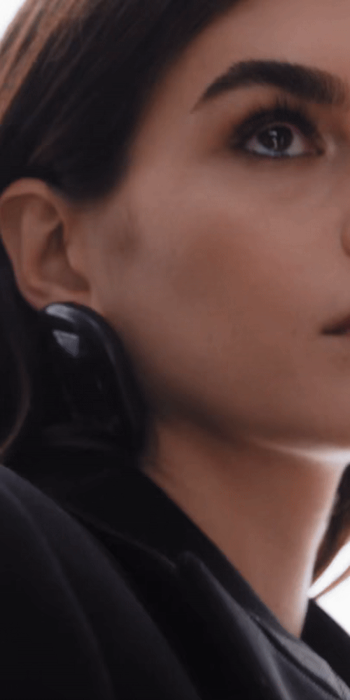 KaiaGerber_2025_Givenchy_HQpicsSpace_15_feb96c0c531c4603.gif