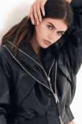 KaiaGerber_2025_Givenchy_HQpicsSpace_2_edb32afe0b109879