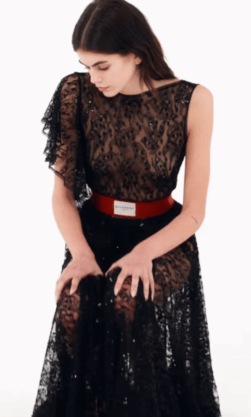KaiaGerber_2025_Givenchy_HQpicsSpace_7_35a89237f958c83b.gif
