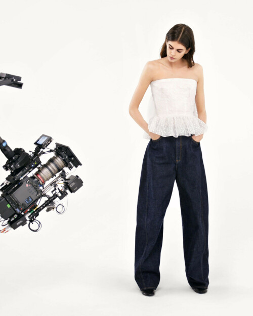 KaiaGerber_Givenchy_FallWinter_2025_3_60e5b9e8b08670c7.jpeg