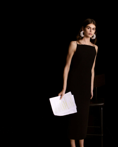 KaiaGerber_Givenchy_FallWinter_2025_9_6ef62526ece7a692.jpeg