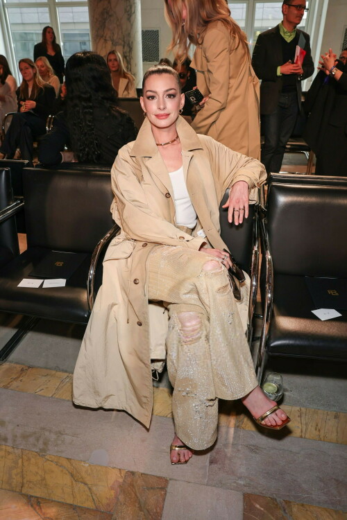AnneHathaway_RalphLauren_Fall2025_April172025_22_ba1d1844f1268c43.jpeg