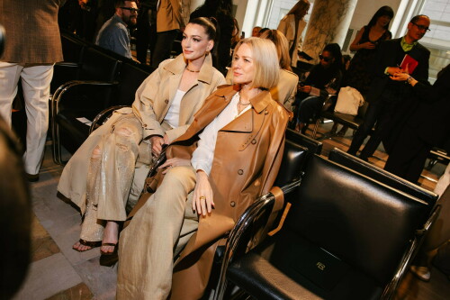 AnneHathaway_RalphLauren_Fall2025_April172025_35_3b11f181e3ff1351.jpeg