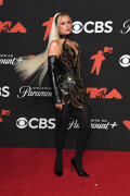 ParisHilton_2025VMAs_12_ea33e65449fd9d44