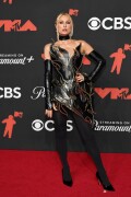 ParisHilton_2025VMAs_13_62ddb5d5cb1d07a0