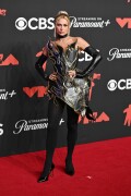 ParisHilton_2025VMAs_17_511ca0afa6d3bf6b