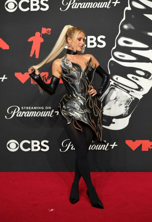 ParisHilton_2025VMAs_1_f760d3493224ea4b.jpeg