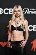 TaylorMomsen_2025VMAs_14_a47b834b3127d3ac