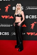 TaylorMomsen_2025VMAs_23_73b6e22466cd7462