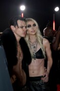 TaylorMomsen_2025VMAs_24_41990fd64bb40e10