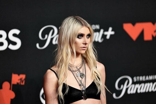TaylorMomsen_2025VMAs_30_fb58072572f078f0.jpeg