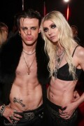 TaylorMomsen_2025VMAs_39_edd746cc4fbd4612