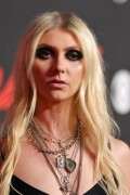 TaylorMomsen_2025VMAs_48_e29790e3c126f83b