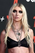 TaylorMomsen_2025VMAs_57_9438609e63b079a1