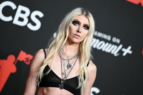 TaylorMomsen_2025VMAs_61_dcf716b7af1c7a6e.jpeg