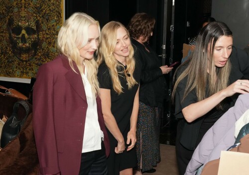AmandaSeyfried_September82025_Candids_5_60fb2d44dd20daf8
