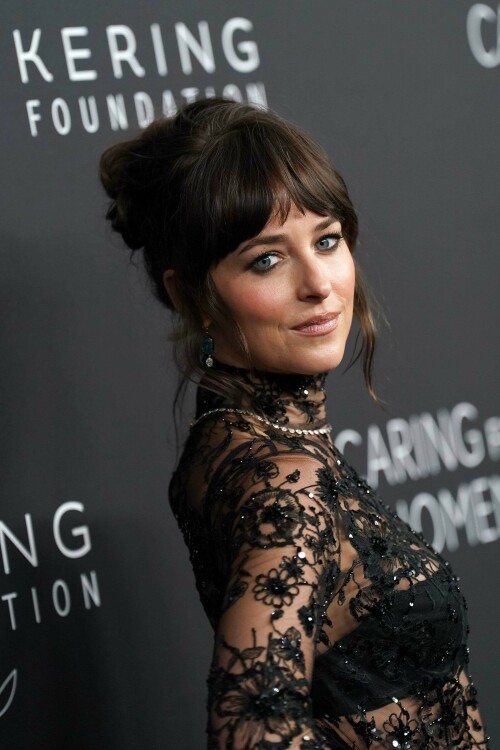 DakotaJohnson_CaringForWomen_NYC_September112025_28_60e136dcdedd0933.jpeg
