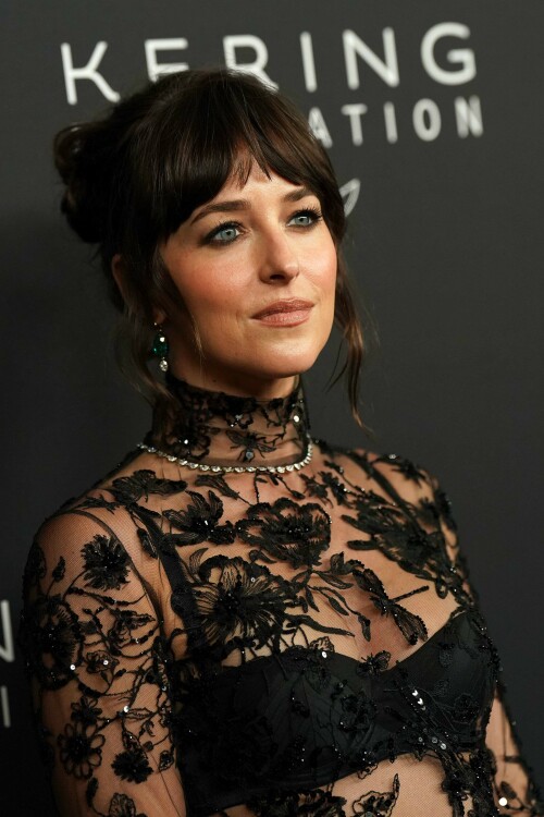 DakotaJohnson_CaringForWomen_NYC_September112025_29_2618bd3cc9ad7f98.jpeg