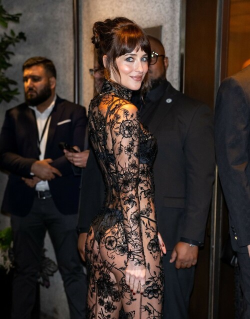 DakotaJohnson_CaringForWomen_NYC_September112025_6_0265423d0d5ae0ac.jpeg
