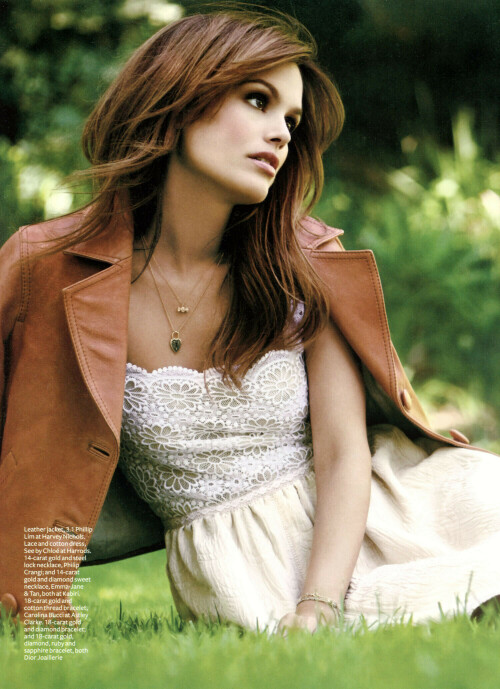 RachelBilson_2008_InStyle_Scans_41d27b5c8867e6bbd.jpeg