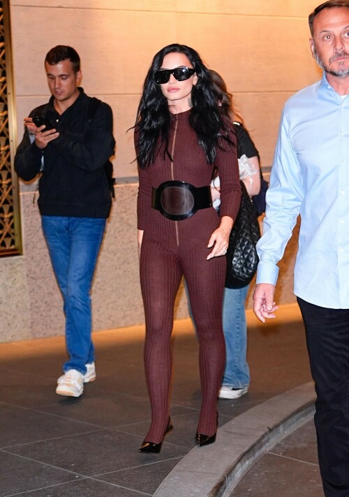 DemiLovato_BrownJumpsuit_September162025_11_8fecb962c56fe226.jpeg