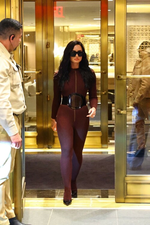 DemiLovato_BrownJumpsuit_September162025_28_e9e8aed4876192f4.jpeg