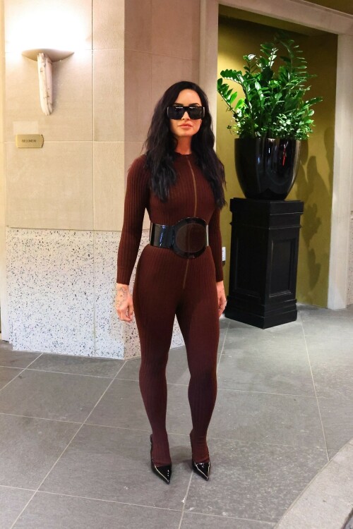 DemiLovato_BrownJumpsuit_September162025_32_018d9f68a104f1e1.jpeg