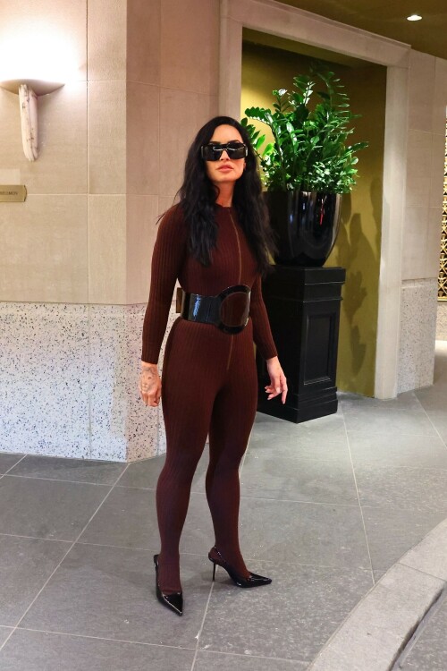DemiLovato_BrownJumpsuit_September162025_36_29c55bee1e876bc0.jpeg