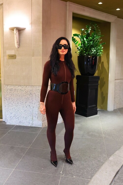 DemiLovato_BrownJumpsuit_September162025_37_51814d0e8ee96159.jpeg