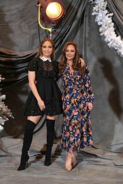 LeahRemini_SecondAct_December92018_28f6856bc23dd0e89b.jpeg