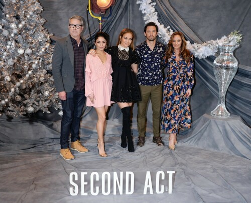 LeahRemini_SecondAct_December92018_473132da609ffacdd8.jpeg
