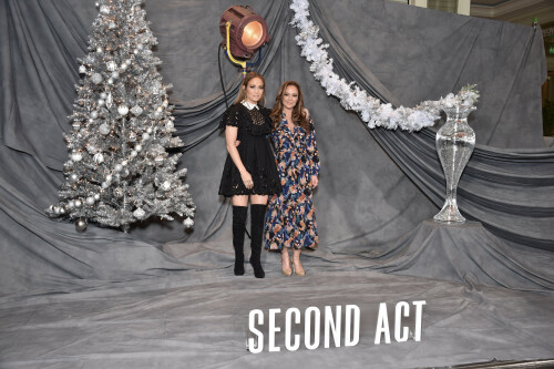 LeahRemini_SecondAct_December92018_677dca55ee1710b31d.jpeg
