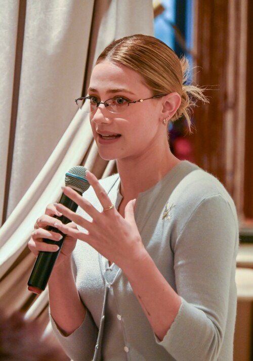 LiliReinhart_September182025_1_df809a5246435654.jpeg
