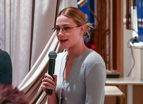 LiliReinhart_September182025_7_2deeb3b0b248200a.jpeg