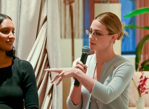 LiliReinhart_September182025_9_9452c909e9eb879d.jpeg