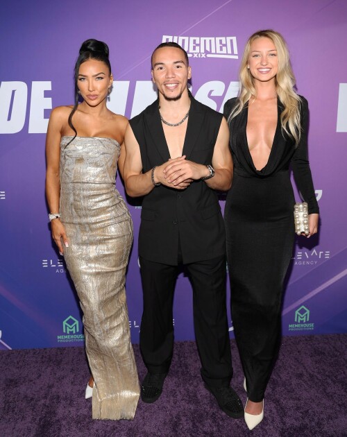 SydneyThomas_CastParty_September212025_17_26f1919c366ccb4c.jpeg