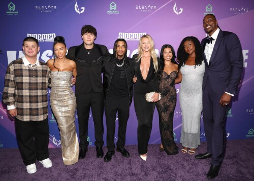 SydneyThomas_CastParty_September212025_20_032835f0c52caa19.jpeg