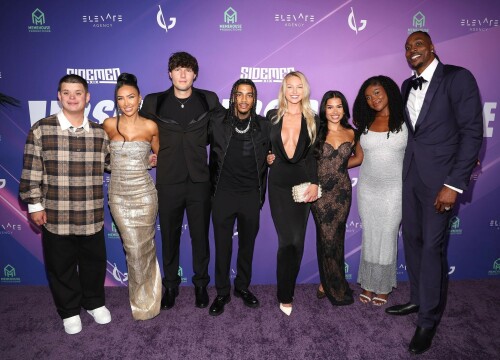 SydneyThomas_CastParty_September212025_21_7cbd21949d3508ea.jpeg