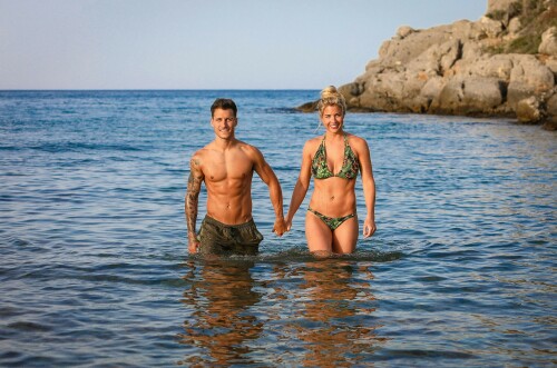 Gemma-Atkinson-Bikini-Photoshoot-July2018-172189bf0499ce9ec.jpeg