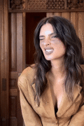EmilyRatajkowski_LoungePhotoshoot_Gifs_2025_12_0ece94ffd60c120c
