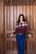 EmilyRatajkowski_LoungePhotoshoot_Gifs_2025_2_fb32a83c68cee24c