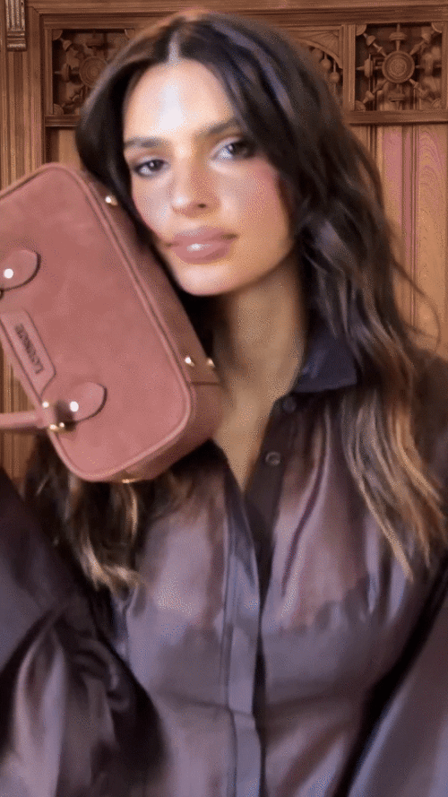 EmilyRatajkowski_LoungePhotoshoot_Gifs_2025_8_3d21abfb6b89333a.gif