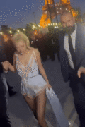 Rose_SaintLaurentShow_September292025_Gifs-494fedb0e36f416ba