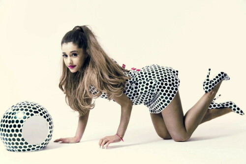 ArianaGrande_Billboard_Photoshoot2014_19e4f10a2e06a502e5