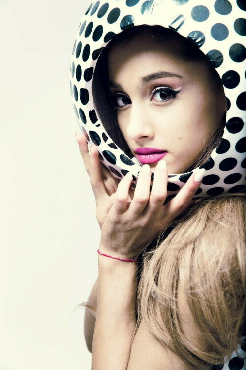 ArianaGrande_Billboard_Photoshoot2014_28090637049ea36941
